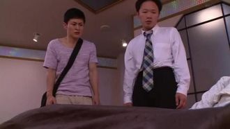 La giovane moglie Shoko Akiyama violentata davanti al marito