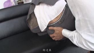 本庄鈴 誰もが振り返る長身パンツスーツOLと禁断の社内性交
