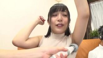 Surveillance générale des hommes et des femmes ! Creampie continu NTR à côté de son mari cm tout en regardant VR