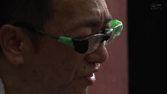 APNS-155 땀, 타액, 정액 냄새로 온몸이 뒤덮여 남자 친구 카와나 아이 앞에서 섹스 인형으로 윤간당했습니다.