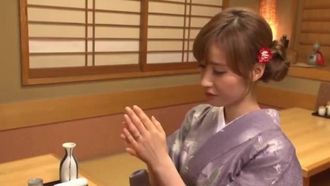 Omotenashian donna sposata Honpo Creampie Komachi Yuna Hayashi