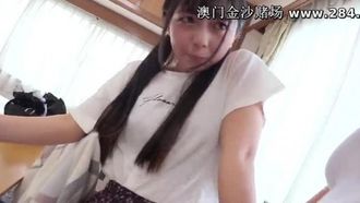 AKDL-008 [瘦妈妈视频] Rion，一个 24 岁的美丽妻子，当她的孩子在隔壁房间时，她拼命压制自己的声音 Rion Izumi
