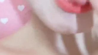 长相清纯高颜值气质美女全裸诱惑秀.脱光光椅子上掰开逼逼