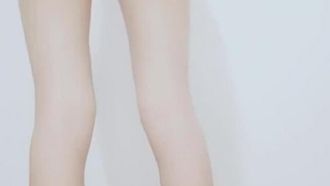 逼逼微毛苗条嫩妹子脱光光诱惑秀看着年龄不大漏奶漏逼自摸