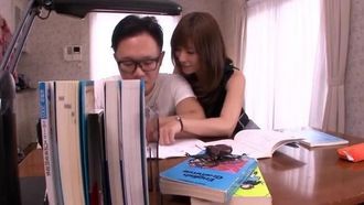 Katekyo Kaho Kasumi, eine sehr freche Nachhilfelehrerin mit einem süßen Gesicht