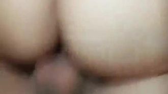 부부교류단 모임에서 두 커플은 호텔에서 서로 섹스를 하고 휴대폰으로 사진을 찍으며 4P 정사를 벌였다.