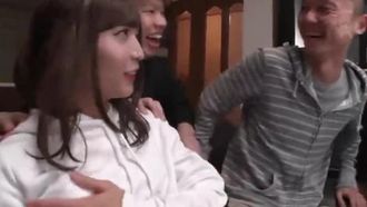 DASD-526-CN Un giorno, a una festa di bevute, sono rimasta incinta di uno stupro di gruppo con creampie come figlia di un uomo. Rui Nanase