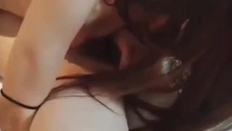 Секс-селфи в любительском видео