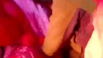 Varie camere nuziali stanno impazzendo in tutto il paese! La bellissima sposa lascia che gli invitati si alternino per guardarle la figa