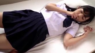 那時，有一個穿著制服的漂亮女孩。 泉理音