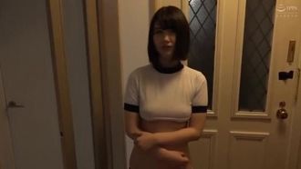 Je suis désolé. J'ai couché avec tous les jolis livreurs qui venaient dans la maison partagée où nous vivons pour faire des livraisons. Emma-chan, une demi-belle fille.