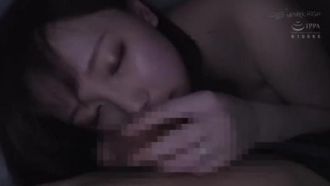 Mamma, sto per uscire! Nene-san non riesce a scappare e viene continuamente nella posizione da cowgirl con un grosso sedere sopra sotto il futon
