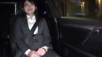 261ARA-380 [Super masochista] 24 anni [bellissima impiegata] Rui-chan è qui! Appare in un AV dopo il lavoro e il motivo per cui ha fatto domanda è Desidero essere violentata...