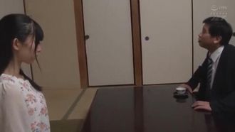 NGOD-096-CN La moglie che è stata scopata e andata a letto da un insegnante di una scuola privata affinché sua figlia di cinque anni potesse entrare a scuola, Sumire Kurokawa