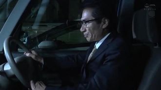 JUY-824-CN Perché non provi a corteggiare mia moglie? Momoko Isshiki è una storia di rammarico di NTR su come le parole che ho pronunciato in fretta per confermare l'amore di mia moglie mi hanno rovinato la vita.