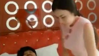 剧情演绎6号技师按摩服务客人加钱要求啪啪最后口暴对白清晰