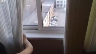 Bogo Shengshi Building und der Bankangestellte, der gerade von der Arbeit gekommen war, saßen im Badezimmer und unterhielten sich mit Manager Wang am Telefon, während sie High-Definition, kein Wasserzeichen, abspielten