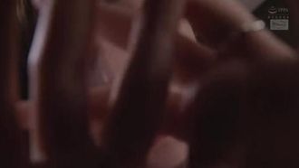 유혹의 보호자회 시간과 성욕을 가지고 남은 젊은 아내에게 색녀 되어 버린 나. 후카다 에이미