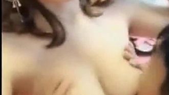 极品网红大胸美女请房东帮忙修空调时诱惑啪啪淫叫房东我要快点用大鸡鸡操进来