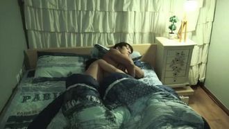 In dem koreanischen R-Rated-Film „Descendants of an Affair“ betrogen der Vater seinen Sohn und der Sohn fickt seine Stiefmutter