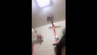 [国内] 裕福な男性がネチズンに見せるライブ SM で美少女を調教 - 裕福な人は本当に遊び方を知っている - 中国語会話