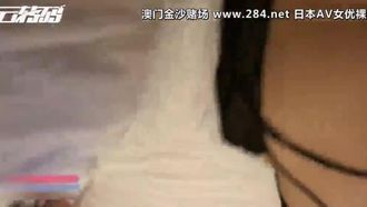 外地出差偶遇飢渴豐滿離婚單親媽媽酒店開房連續射她兩次饅頭逼呻吟誘人