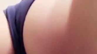 A professora do ensino médio Dandan, uma celebridade no Twitter, está louca e envergonhada. Ela é treinada pelo diretor pervertido e a parte inferior do corpo está molhada e molhada. A foto privada original é 535P em alta definição.