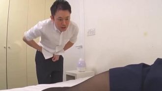 終電を逃した人妻女上司を泊めた夜に何度もヤリまくった密着セックス