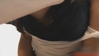 [Selezione domestica] Dopo il footjob, le calze sono strappate e il sesso è pazzesco