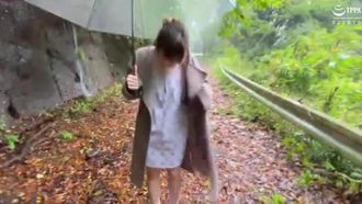 [大胸放荡保育员] [奇闻趣事] 与喜欢暴露癖的保育员公开做爱！不能和男朋友分享的爱好暴露了！她似乎无法停止，尽管她在想“如果孩子和父母发现了怎么办……”所以我配合了可耻的曝光，然后她就[自我兴奋]让我射在她脸上并在她体内射精两次。