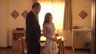 In realtà continuo a essere violentata dal capo di mio marito... Nanao Nakano