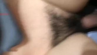 Dopo aver mangiato spuntini a tarda notte e aver bevuto troppo con gli amici, sono stato portato in un hotel per fare sesso con una bellissima donna che era mezza sveglia e si divertiva.