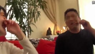 Abschiedsparty-Video für meine Frau, die sich von der Arbeit zurückzieht. Meine geliebte Frau betrank sich und wurde von ihrem Chef und ihren Kollegen verführt. Teil 8