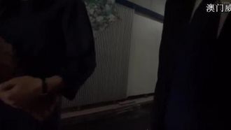 Surveillance générale des hommes et des femmes lors des négociations d'agression AV à la fin des retrouvailles ! Les camarades de classe qui se retrouvent après plusieurs années finiront-ils par avoir des relations sexuelles avec éjaculation continue pour 10 000 yens chacun dans un love hôtel ? ? 3 ●