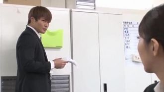 나의 젖꼭지를 항상 비난해, 발기시키면서 웃는 유부녀 아오키 레이