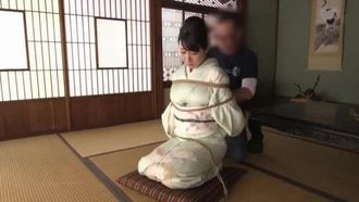 그리워하는 긴박 플레이! 동경 계속한 변태 플레이! 삼십로 여자 모듬 미인 여자 착용사의 M성이 AV데뷔로 꽃 열린다!