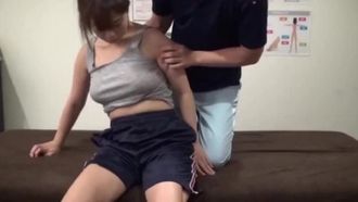 Frauen, die auf der Suche nach ihrem Idealkörper ins Fitnessstudio gehen, werden zur Beute von Trainern! ! Kurzfristiges Intensivprogramm Inkontinenz-/Krampfmassage