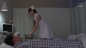 Je suis obligé d'éjaculer par une infirmière salope creampie, Yume Nishimiya.