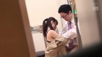 因暴露的耻辱而湿透……三浦樱