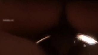 Dieser Hahnrei ist so groß~ Eine anständige Frau mit spärlichem Haar~ Sie bat ihren Ex-Freund heimlich um Sex, während ihr Mann bei der Arbeit war~ Sie leckte ihn sehr liebevoll~ Sie stöhnte weiter!!