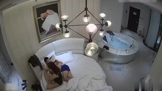 [Hotel Candid Photography] Stylish and sexy OL hottie~ Go straight to the hotel to have sex with her boyfriend after get off work~? I want to have sex as soon as I see you~? Put on a maid outfit to double the temptation!!