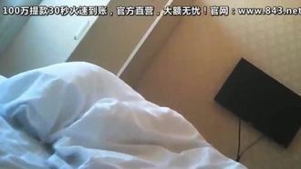 操了公司的少妇同事，兔牙大奶好可爱(1)