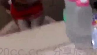 Le couple s'est changé en costumes de lapin dans le vestiaire et a ensuite fait l'amour directement par derrière ~.