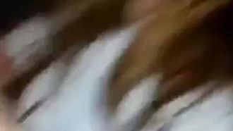 어느 학교 젊은 커플이 난폭한 섹스를 했는지는 몰라 페이스북에 퍼졌다.