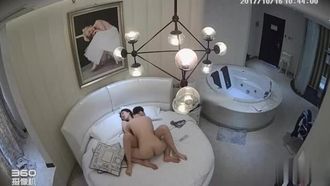 [本土精選!] 旅館偷拍到大學長腿正妹 洗個澡後再一炮就說自己受不了