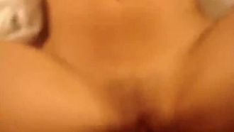 Die versauten Fotos und Videos der zierlichen lokalen Hottie sind durchgesickert