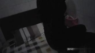 Non importa se sei una prostituta e vieni sorpreso a filmarla di nascosto. Puoi anche scambiare esperienze con la donna.