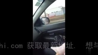 Ho chiesto ad una ragazza di darmi un passaggio, ma non mi aspettavo che non solo parlasse molto, ma avrebbe anche avuto il coraggio di venirle dentro.