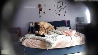 나는 남자친구에게 벌거벗겨졌는데도 여전히 그와 섹스를 거부했다고요? 섹스를 마친 후 내 자지를 만지며 원한다고 말했습니다.