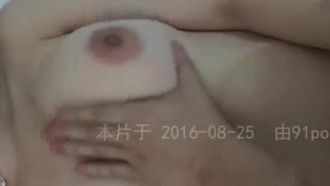 大奶小女友一进门直接抓在镜子前猛操！大波随着我的进攻不断猛晃：有滋有味